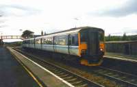 150260 stands at Barry Links with the daily down train in July 1998.<br><br>[David Panton /07/1998]