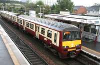 City bound train arrives at Anniesland on Sunday morning 23 September. Originally Great Western Road, the station name was changed to Anniesland in 1931.<br><br>[John Furnevel /09/2007]