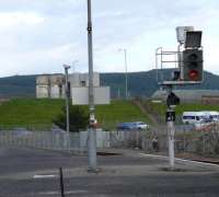 Platform 6 at Inverness. This has been shortened. The starting signal now protects a ramp for pedestrian access to the new staff buildings.<br>
Thanks to John Gray for the opposing view.<br><br>[Brian Forbes /09/2007]