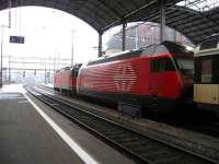 Swiss Re4/4 and Re460 locos in multiple provide a superpowered journey from Olten to Zurich on 21/11/07.<br><br>[Michael Gibb 21/11/2007]