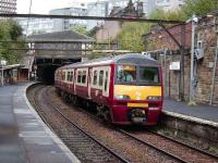 320 301 stands at High Street station on 15 September 2007 on an eastbound service. (The station was originally College - renamed High Street in 1914.) <br><br>[David Panton 15/09/2007]