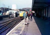 Looking east along platform 1 at Kyle of Lochalsh on a sunny afternoon in August 1976 with a train just arrived from Inverness.<br><br>[Ian Dinmore /08/1976]