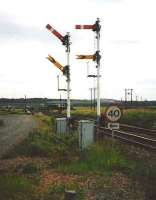Clear road to Carmuirs East signalled south from Larbert Junction in July 1996.<br><br>[David Panton //1996]
