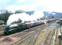 Arrival at Perth, 60009 heads into platform 7 where 45407, at the rear, will run round and pilot the train north to Inverness.<br><br>[Brian Forbes 13/04/2008]