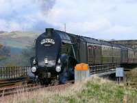 Running 65 minutes late, train 1Z23 <I>The North Briton</I> passing Forteviot on 15 April with locomotive 60009 <I>Union of South Africa</I> in fine fettle.<br><br>[Brian Forbes 15/04/2008]
