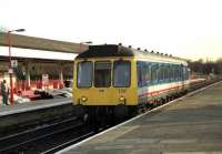 The Greenford Railcar arrives at Ealing Broadway on 26 January 1990.<br><br>[John McIntyre 26/01/1990]