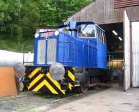 Close-up of Hunslet diesel 250, formerly based at MoD Rosyth Dockyard, standing outside Shed 47, at the Scottish Vintage Bus Museum, Lathalmond on 18 May, sporting a fresh coat of paint (and a 62C shedplate).<br><br>[Grant Robertson 18/05/2008]