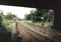 Easter Road station looking south-east in the summer of 1999. The white board reads Easter Road Junction (the line to the right to Abbeyhill had closed in 1988).<br><br>[John Furnevel 15/08/1999]