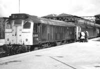 <I>Will this work?</I>  Platform conference at Perth as D7578 + D406 wait to depart with the morning Perth - Euston train on 25 May 1970. [See image 3726]<br><br>[John Furnevel 25/05/1970]