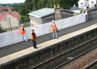 The <I>'deid cat squad'</I> arrives, fully equipped, at Dalmeny station on 8 September 2008.<br><br>[John Furnevel 08/09/2008]