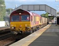 Coal train for Longannet approaching the Forth Bridge passing Dalmeny on 11 September. This traffic has now resumed after a summer break.<br><br>[Brian Forbes 11/09/2008]