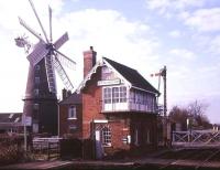 The crossing and signal box at Heckington on the Skegness branch, photographed in June 1976.<br><br>[Ian Dinmore /06/1976]