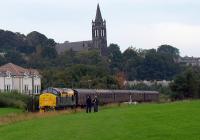 37175 approaching Boness with the 1405 service from Birkhill during the autumn diesel gala on 27th September<br><br>[Brian Forbes 27/09/2008]