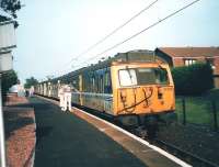 305 508 stands in late afternoon sunshine at North Berwick in September 1998.<br><br>[David Panton /09/1998]