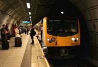 A <I>Heathrow Connect</I> stopping service for Paddington arrives at Heathrow terminal 1 on 19 January 2006.<br><br>[John Furnevel 19/01/2006]