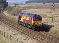 67019 heads north through Blackford on 19 March 2009, bound for Laurencekirk.<br>
<br><br>[Bill Roberton 19/03/2009]