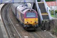 67 003 pulls away from Kinghorn on 4 May 2009 with the returning EWS-stocked Outer Circle service.<br><br>[David Panton 04/05/2009]