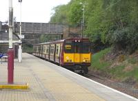 314 201 call at Pollokshields West with a Newton to Glasgow Central service on 2 May 2009<br><br>[David Panton 02/05/2009]