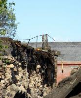 Baltic Lane remains of North arch ajacent to Eastend Sawmills.  Notice a semaphore signal base near centre of photograph<br><br>[Colin Harkins 02/05/2009]