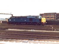 40025 (formerly Lusitania) runs through Leeds station on 10 April 1982.<br><br>[David Pesterfield 10/04/1982]