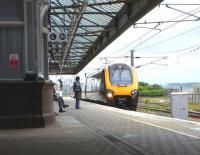 An Edinburgh-bound CrossCountry service pulls into Berwick on 17 June 2009.<br><br>[David Panton 17/06/2009]