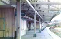 Platform view west under the canopy at Ballater in 1975.<br><br>[Colin Miller /03/1975]