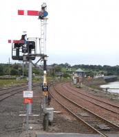The doomed box at Montrose South stands in the background on 18 June, while the semaphore's yet to be commissioned replacement skulks behind its senior.<br><br>[David Panton 18/06/2009]