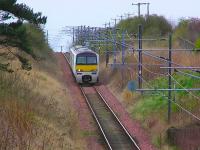 A class 322 unit gingerly approaches the terminus at North Berwick in April 2004 as it negotiates the 1 in 66.5 gradient. <br><br>[James Young 10/04/2004]