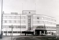 Decades of rail travellers to and from Gourock will be familiar with the Bay Hotel, which stood at the entry to the station approach and which was demolished in the 1990s. The former landmark is shown here in 1986.<br>
<br><br>[Colin Miller //1986]