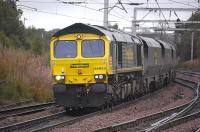 Freightliner 66953 heads <i>wrong line</i> through Carstairs with a Ravenstruther - Drax coal train on 21 September.<br><br>[Bill Roberton 21/09/2009]