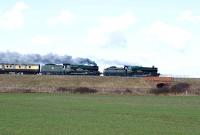 4965 <I>Rood Ashton Hall</I> leading 5043 <I>Earl of Mount Edgcumbe</I> eastbound on the GWR mainline on 20 February near the village of Longcot between Swindon and Didcot.<br>
<br>
<br><br>[Peter Todd 20/02/2010]