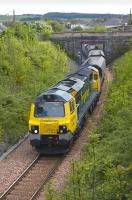 Freightliner 70003 with the 4C07 13.26 Longannet - Ravenstruther empties at Clackmannan on 25 May 2010.<br>
<br><br>[Bill Roberton 25/05/2010]