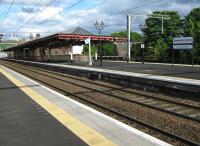 Dumbarton Central Station on 28 May 2010. Looking south east over the three remaining operational platforms.<br><br>[Alistair MacKenzie 28/05/2010]