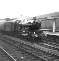 7029 <i>Clun Castle</i> heads north through Wakefield Westgate on an Ian Allan special from Kings Cross to Leeds (and the Middleton Railway) on 17 September 1967. Visible to the right of shot are the former bay platforms used for the local Wakefield to Bradford Exchange services, via Ossett, Dewsbury Central, Batley and Drighlington, and those to Castleford via Stanley & Methley. These have now been grassed over [see image 33613]. The up through road was removed on electrification to give room for overhead wiring support masts to be erected through the station area [see image 25348]<br><br>[David Pesterfield 17/09/1967]