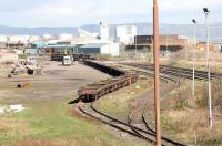 Pipes being unloaded on the north side of Leith South yard - 11 April 2005.<br><br>[John Furnevel 11/04/2005]