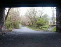 Goods platform remains (?) east of Merchiston station. Looking west in October 2002.<br><br>[John Furnevel 02/10/2002]