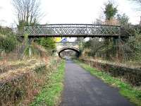 Eskbank looking north - April 2005.<br><br>[John Furnevel 07/04/2005]