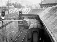 A Type 2 with a northbound train calls at Dundee platform 4 in February 1978.<br><br>[John Furnevel 13/02/1978]