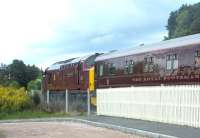 'The Royal Scotsman' on SRS lines at Aviemore - May 2002. Locomotive 37416 [see image 34503].<br><br>[John Furnevel 10/05/2002]