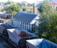 Elgin Centre signal box in September 2004. Elgin East station is off picture to the left.<br><br>[John Furnevel 12/09/2004]