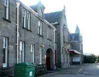 Elgin East station frontage - 12 September 2004.<br><br>[John Furnevel 12/09/2004]