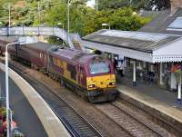 67030 arrives at Aberdour with 17.08 Edinburgh - Fife Circle service on 10 August.<br>
<br><br>[Bill Roberton 10/08/2010]