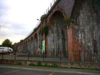 This elegant curved viaduct carries the line from Worcester Foregate Street station over the River Severn to Malvern and Hereford. The metal spans in the background resonate nicely - I could hear trains crossing them from my house 1.5 miles away!<br><br>[Ken Strachan 31/05/2010]