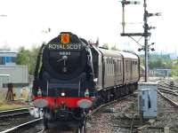 Stanier Pacific 6233 <I>Duchess of Sutherland</I> shunts back into the loop at Stirling on 2 October after arriving from Bristol with the 1Z69 Stafford - Stirling <I>Royal Scot</I> special.<br>
<br><br>[Brian Forbes 02/10/2010]