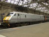 East Coast Railways 91127 sitting at Platform 2 having arrived from Doncaster. It is very smart looking in it's new silver coat, a look that will eventually grace all of East Coast Railways Inter City 225 fleet<br><br>[Graham Morgan 26/10/2010]