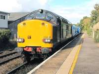 DRS 37069 is one of a pair of 37s with a weedkilling train at Brundall in September 2009.<br><br>[Ian Dinmore /09/2009]