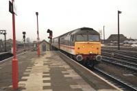 A class 47 arrives at Reading with an eastbound service, in September 1991.<br><br>[John McIntyre /09/1991]