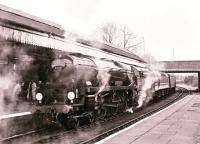 Bulleid 'West Country' Pacific no 34027 <I>Taw Valley</I> with <I>The William Shakespeare</I> special at Stratford-upon-Avon on 30 December 1989.<br>
<br><br>[Peter Todd 30/12/1989]