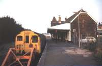 Train of former LT tube stock stands at the platform at Shanklin, Isle of Wight, in mid 1989. <br><br>[Ian Dinmore //1989]