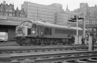 <I>Peak</I> no 191 stands alongside Waverley station in 1973.<br><br>[Bill Roberton //1973]